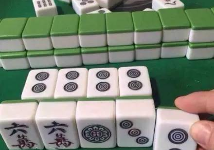 房卡必备教程“微信链接牛牛房卡怎么弄”购买房卡介绍