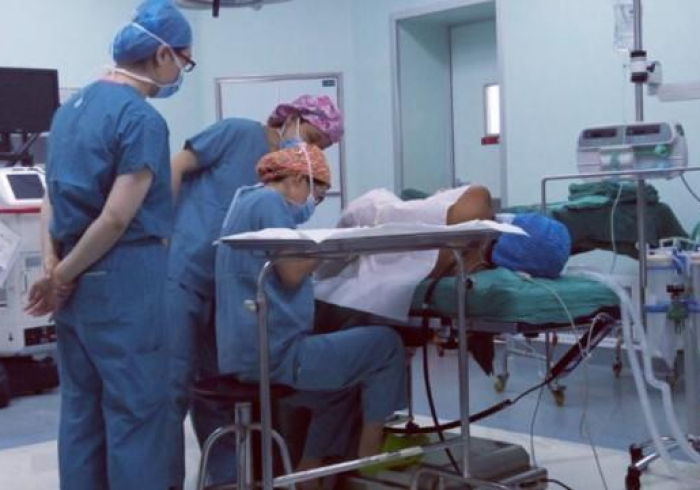 给大家讲解“微信炸 金花链接在哪买”获取房卡教程-哔哩哔哩