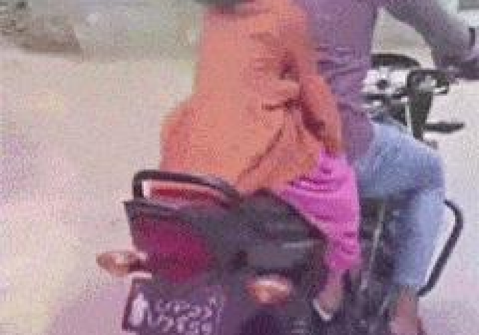 给大家讲解“新道游在哪买拼三张房卡”获取房卡教程-哔哩哔哩