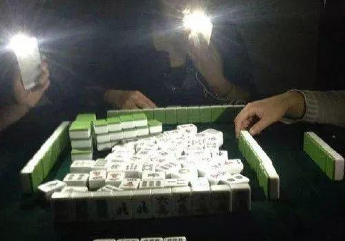 房卡必备教程“微信群金花房卡哪里充值”房卡获取方式