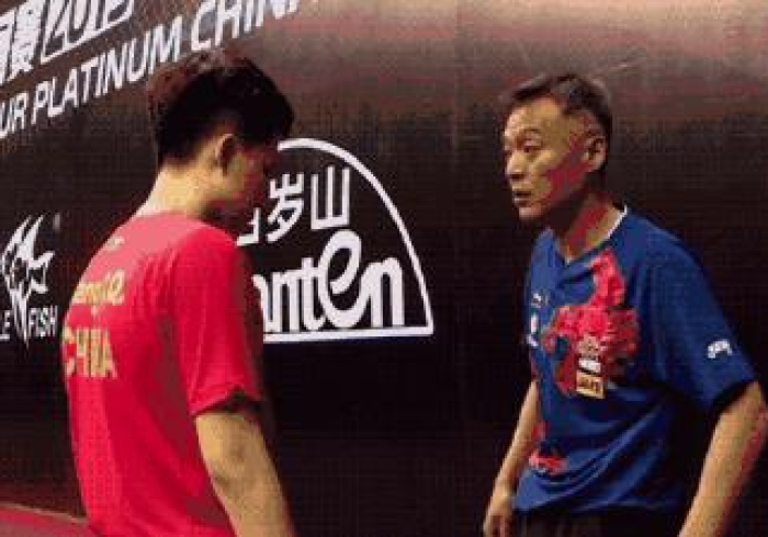 房卡必备教程“微信群链接牛牛房卡”房卡获取方式