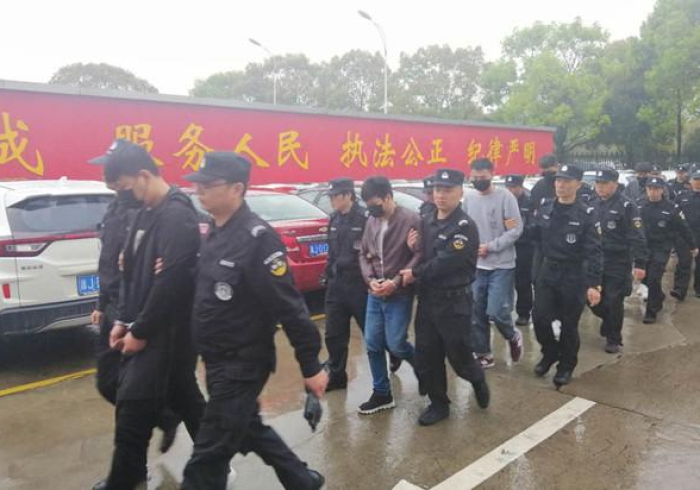 给大家讲解“微信斗牛大厅链接房卡”详细房卡怎么购买教程